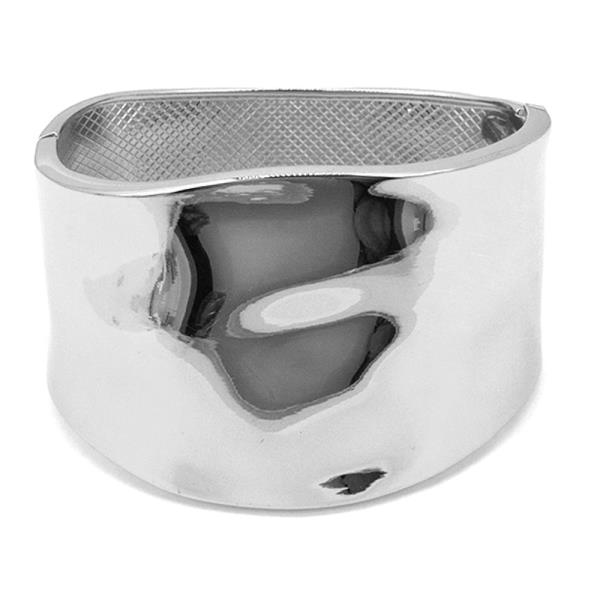 POLISHED METAL WIDE BANGLE BRACELET