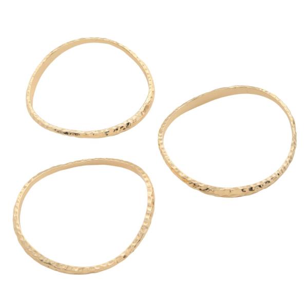 HAMMERED METAL BANGLE BRACELET SET