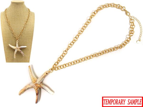 SEASHELL PENDANT NECKLACE