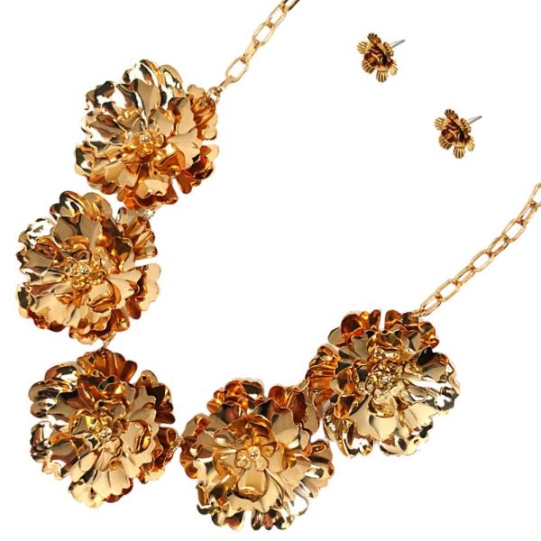 FLOWER LINK METAL NECKLACE