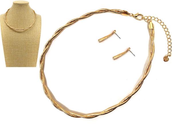 TWISTED LINK METAL NECKLACE