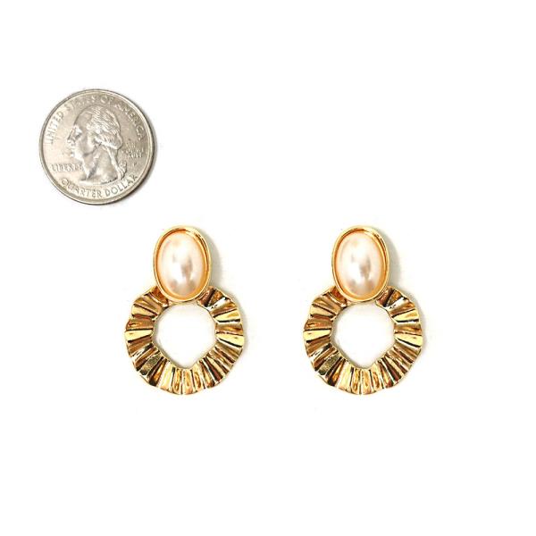 WAVE METAL PEARL EARRING