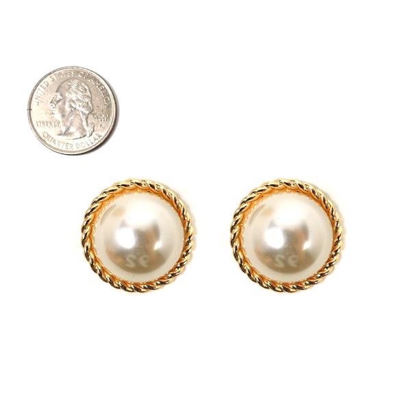METAL PEARL STUD EARRING