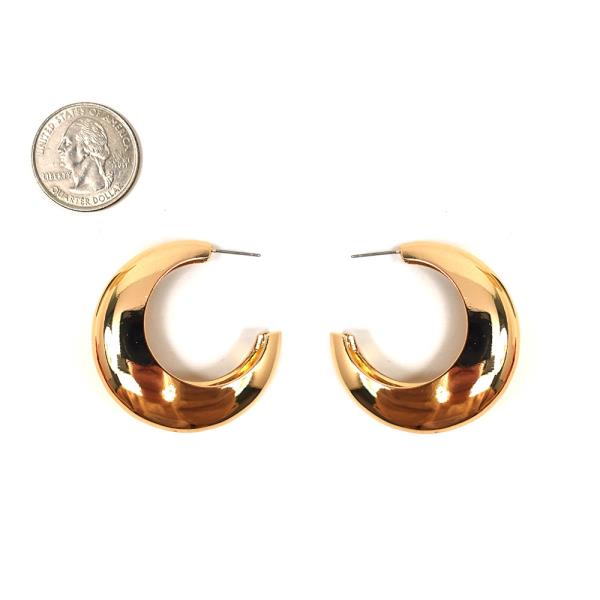 METAL CHUNKY HOOP EARRING