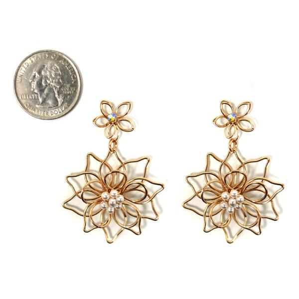 METAL FLORAL DANGLE EARRING