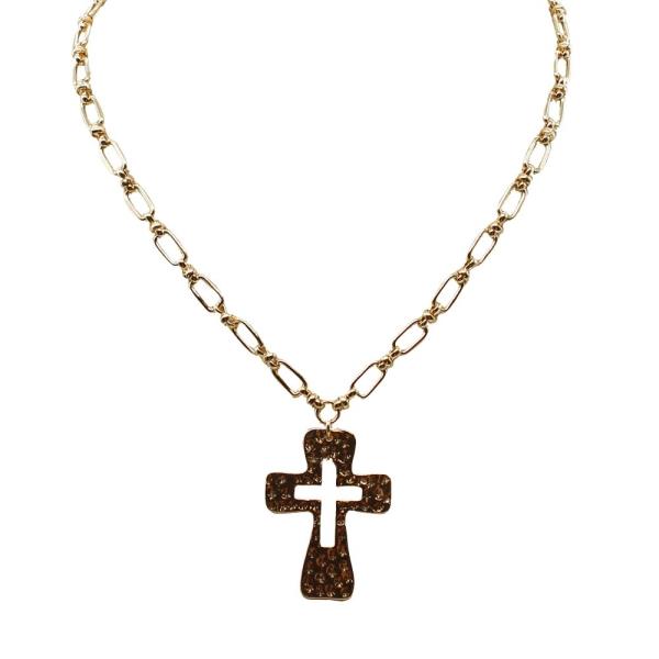 CHAIN HAMMERED CROSS CUTOUT PENDANT NECKLACE