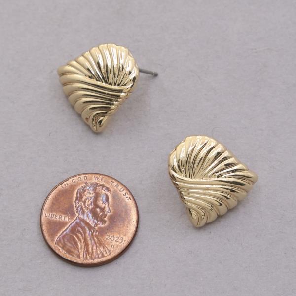 TEXTURED METAL POST EARRING