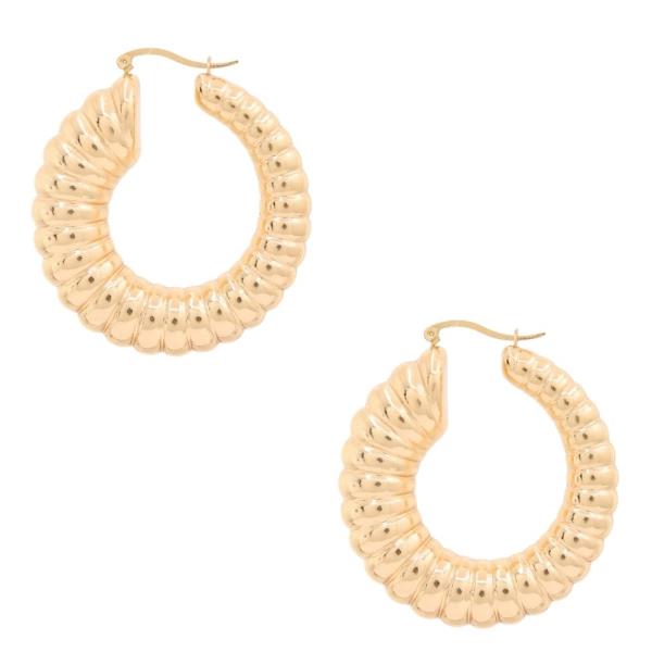 TEXTURED METAL HOOP EARRING