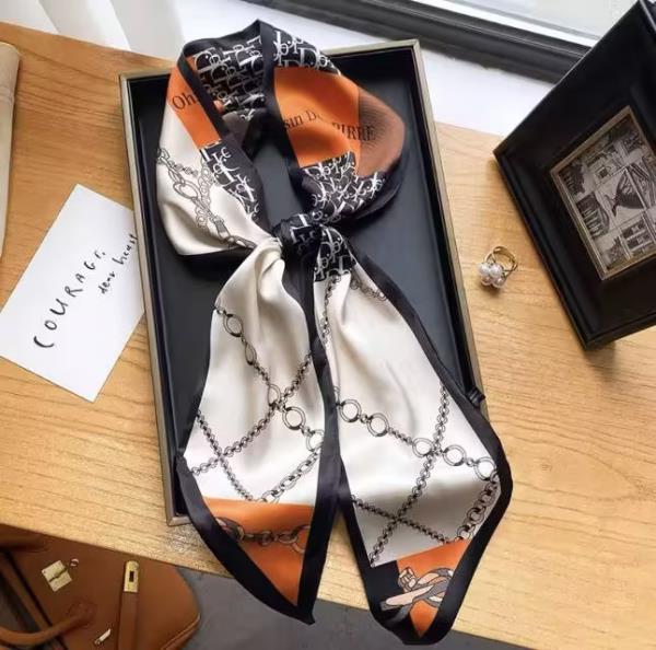 CHAIN GRID PANEL PATTERN SILKY BANDANA SQUARE NECK SCARF