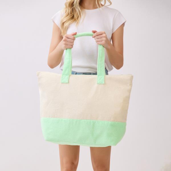 SIPS ABOUT TO GO DOWN TERRY TOTE