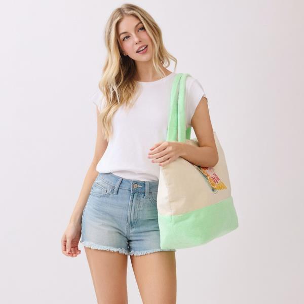 SIPS ABOUT TO GO DOWN TERRY TOTE