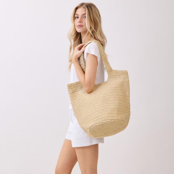 ROUND BOTTOM HANDMADE STRAP WOVEN STRAW TOTE BAG