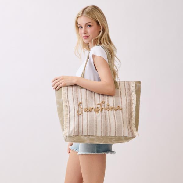 VINTAGE SUNSHINE STRIPE FRINGE TOTE BAG