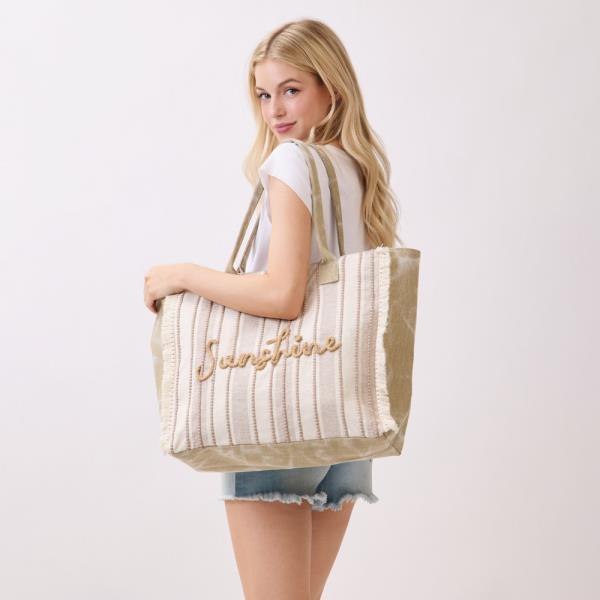 VINTAGE SUNSHINE STRIPE FRINGE TOTE BAG
