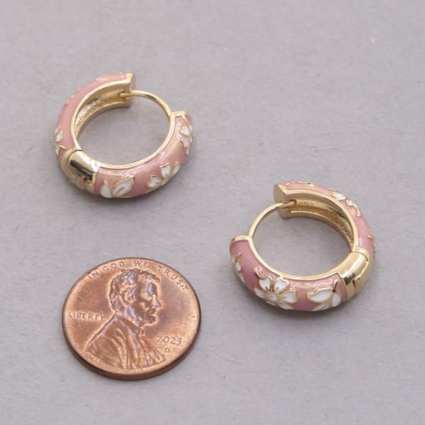 FLOWER EDGE HOOP EARRING