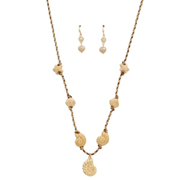 SEASHELL STATION BEADED NECKLACE