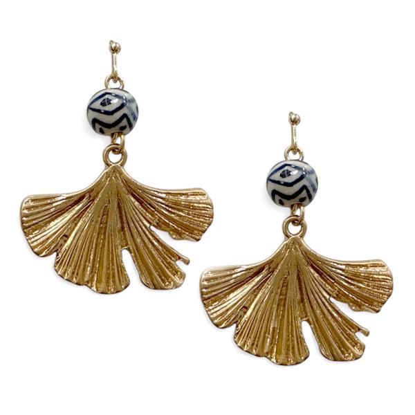 CERAMIC BALL FLOWER DANGLE EARRING