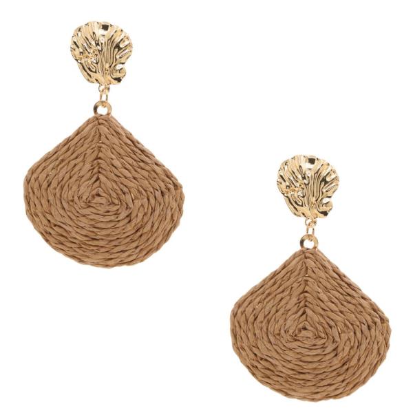 RAFFIA METAL ACCENT DANGLE EARRING