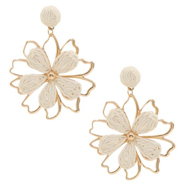 RAFFIA METAL FLOWER DANGLE EARRING