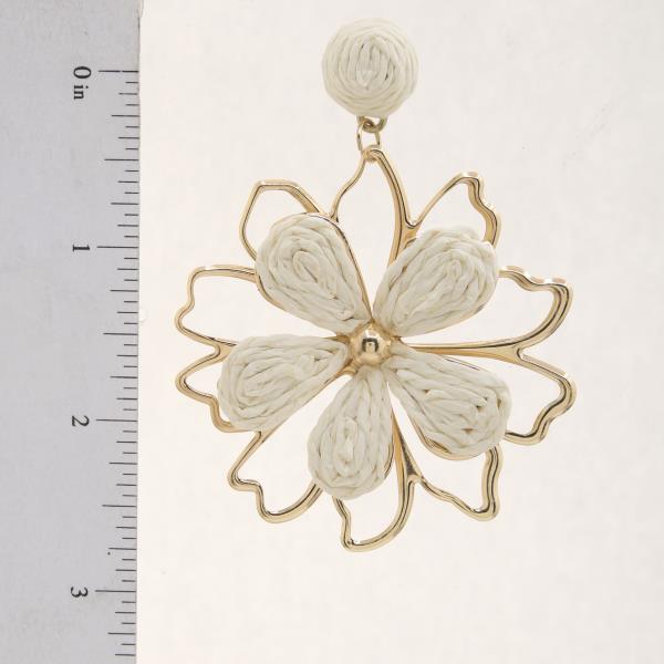 RAFFIA METAL FLOWER DANGLE EARRING