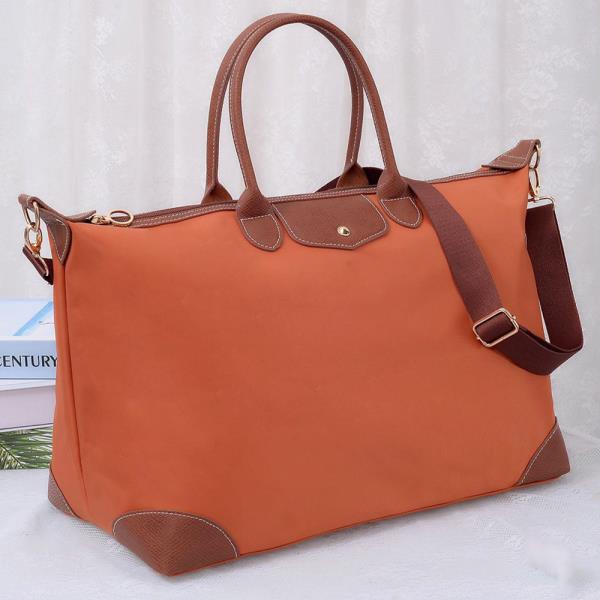 TRIM WEEKENDER TOTE SPACIOUS ZIP TOP SHOULDER STRAP DESIGN