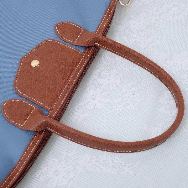 TRIM WEEKENDER TOTE SPACIOUS ZIP TOP SHOULDER STRAP DESIGN