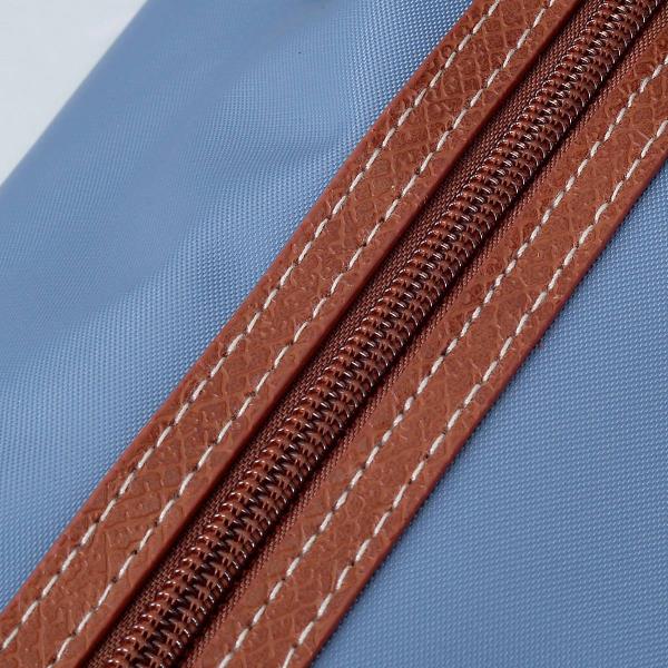 TRIM WEEKENDER TOTE SPACIOUS ZIP TOP SHOULDER STRAP DESIGN