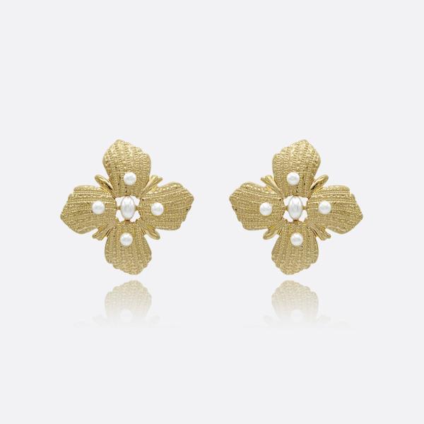 ARTISTIC FLOWER PEARL STUD EARRING