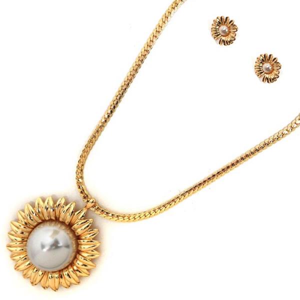 ROUND PEARL PENDANT CHAIN NECKLACE EARRING SET