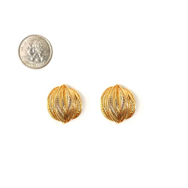 METAL RIDGED OVAL STUD EARRING