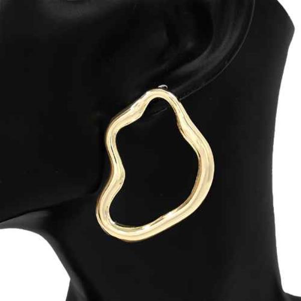 METAL HOOP EARRING