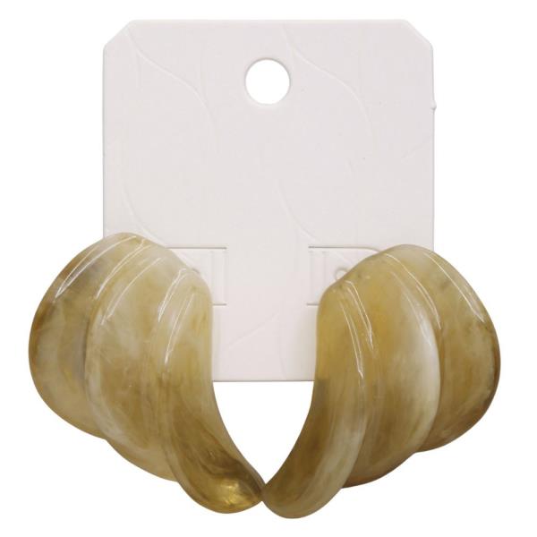 ACETATE EARRING