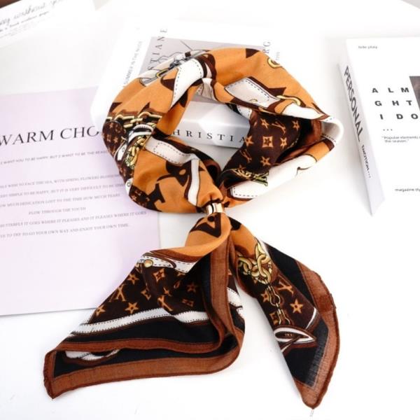 CHAIN ORNAMENT PRINT PATTERN SILKY BANDANA NECK SCARF