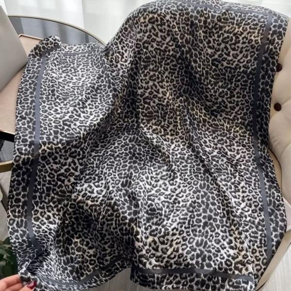 LEOPARD MIX PATTERN SILKY BANDANA NECK SCARF