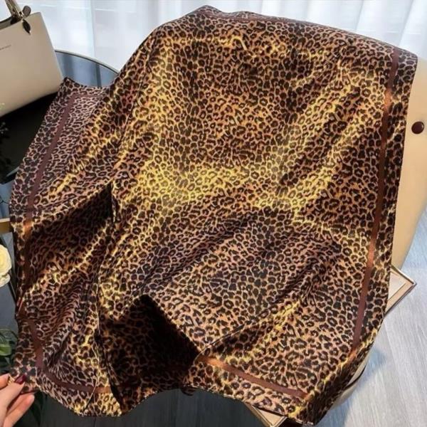 LEOPARD MIX PATTERN SILKY BANDANA NECK SCARF