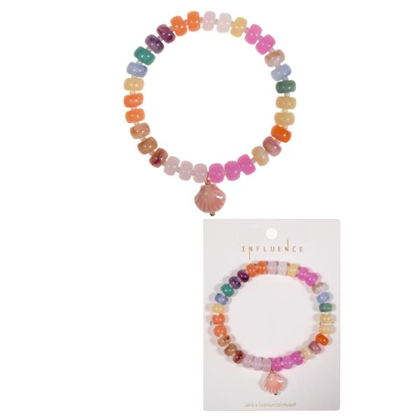 SHELL SHAPED CERAMIC CHARM W/ RESIN BEADED BRACELET