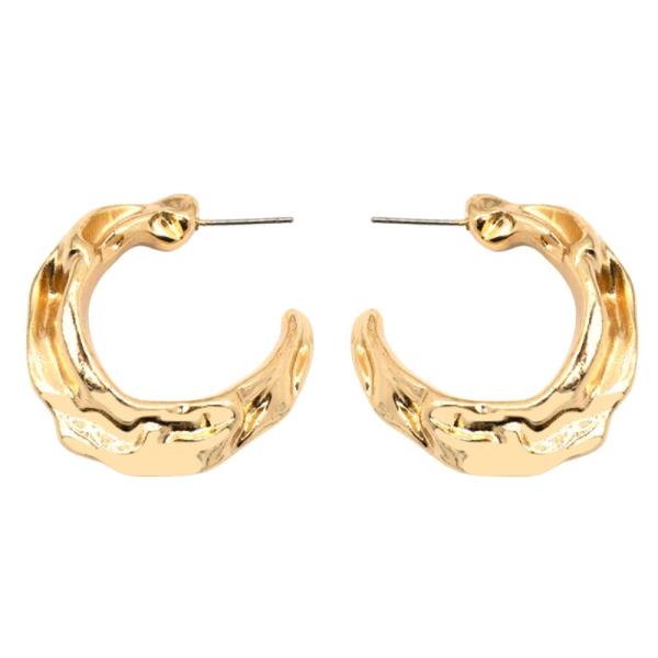 HAMMERED METAL OPEN HOOP EARRING
