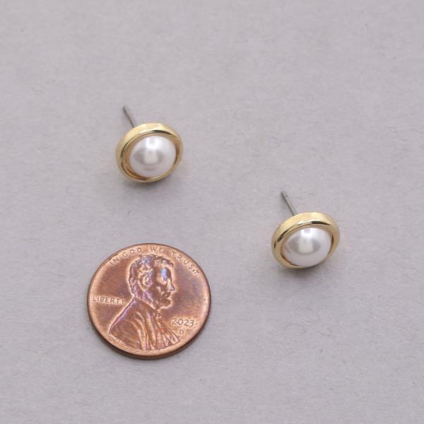 ROUND BEAD STUD EARRING