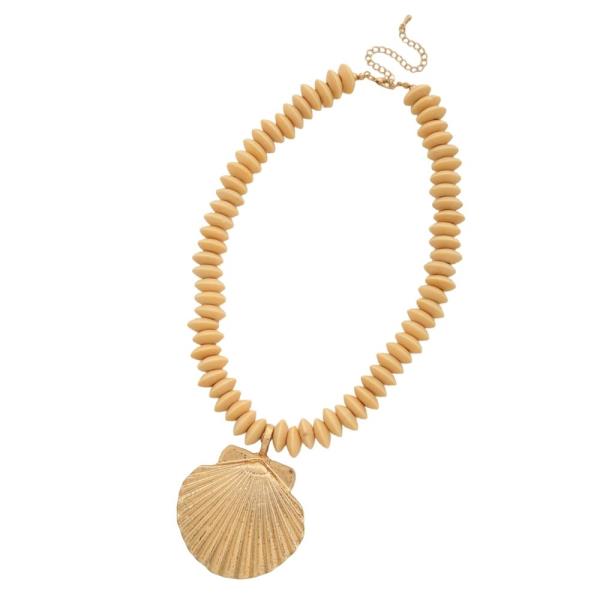 SHELL PENDANT WOODEN BEAD NECKLACE