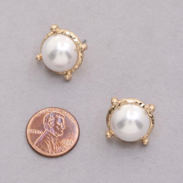 ROUND BEAD METAL EARRING