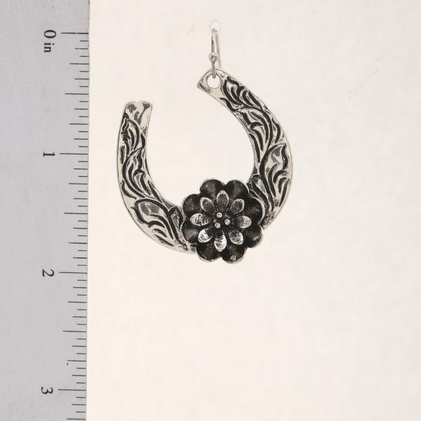 WESTERN HORSE METAL EARRING