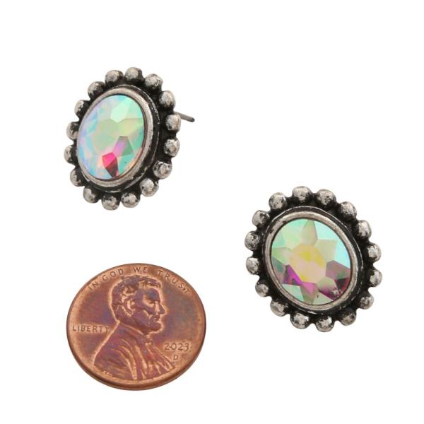 RHINESTONE OVAL STUDDED EARRING