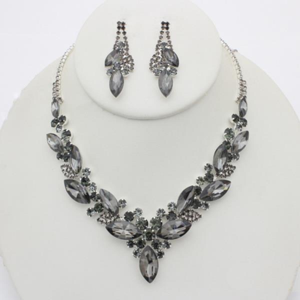 RHINESTONE LEAF CLUSTER NECKLACE EARRING SET