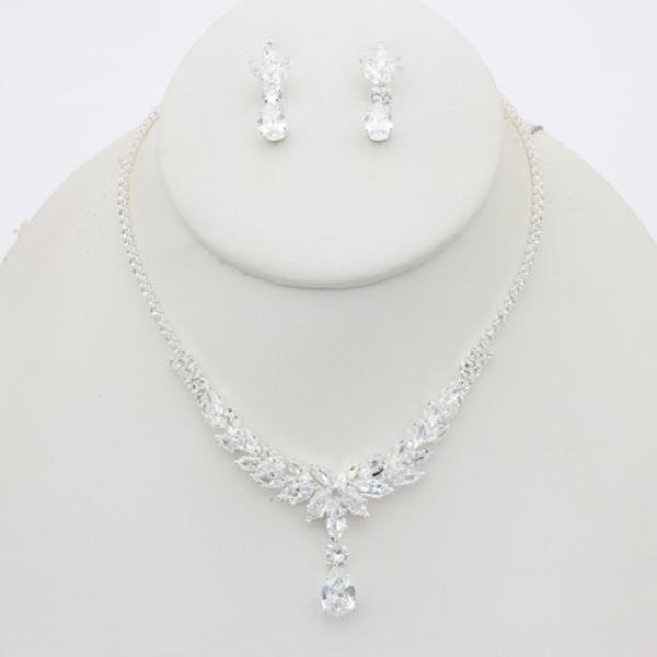RHINESTONE LAYERED PETAL NECKLACE EARRING SET