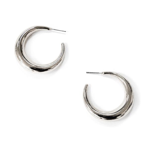 POLISHED METAL THICK HOOP EARRING