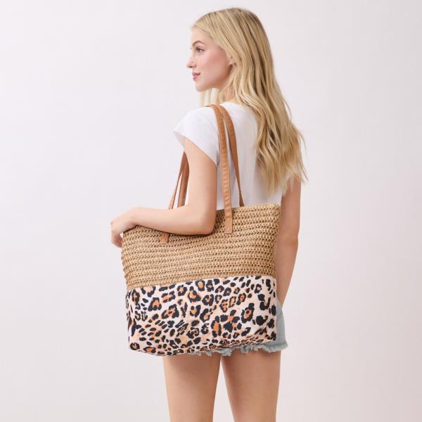 STRAW TOTE BAG WITH LEOPARD PRINT FABRIC