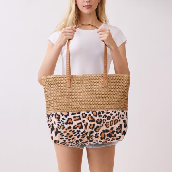 STRAW TOTE BAG WITH LEOPARD PRINT FABRIC