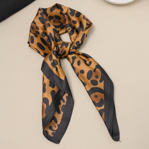 LEOPARD PRINT SILKY SQUARE NECK SCARF