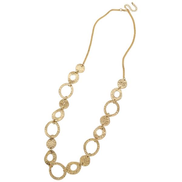 HAMMERED METAL CIRCLE LINK NECKLACE