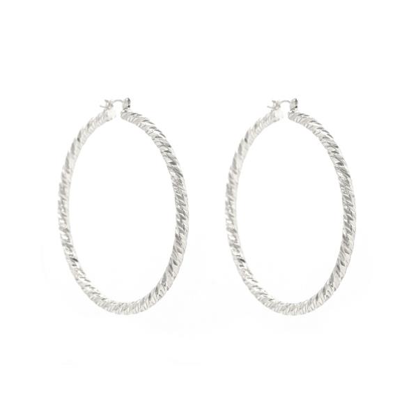 TEXTURED ALUMINUM HOOP EARRING